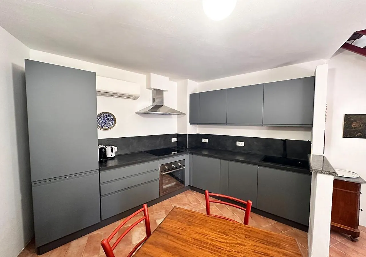 Apartmán Pgs Immobiliare Srls Residenza Remise Bilocale In Centro Storico La Maddalena